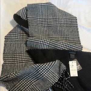 Steve Madden Monochrome Houndstooth Scarf